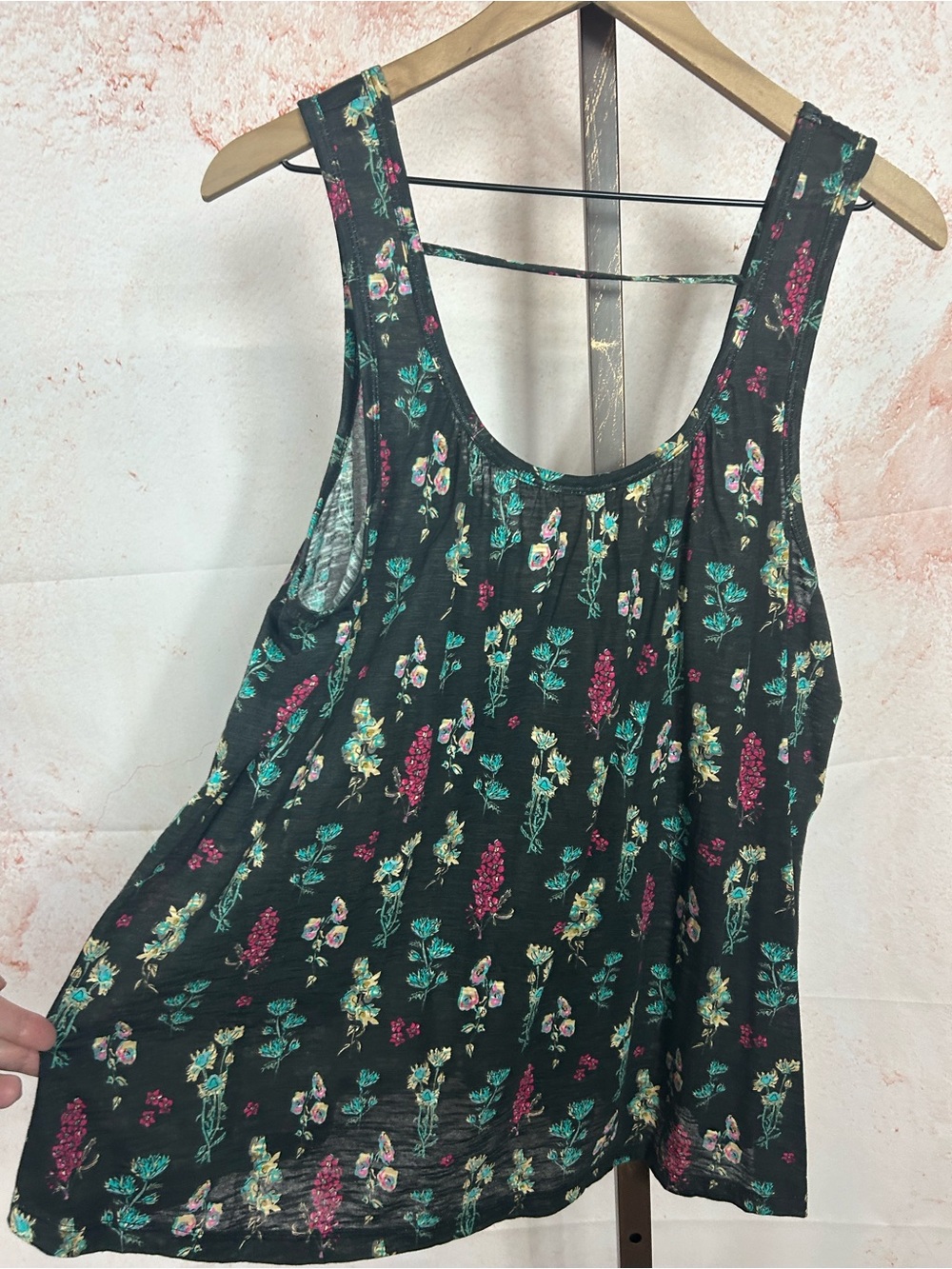 NWT NATURAL LIFE floral knit oversized tank top size Medium black pink boho